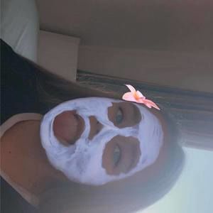 Meet your Posher, Petalee